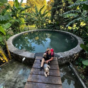Acampado+Dog Pool Party